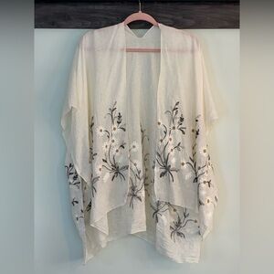 Kimono, sheer, embroidered daisies one size